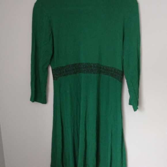 Green Flowery Modern Easy Midi Dress Size Large Stretchy 3/4 Sleeve - Picture 2 of 4